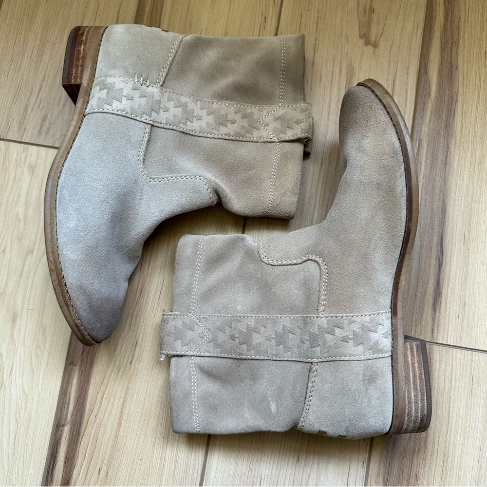 Toms Aztec Suede Tan Boots